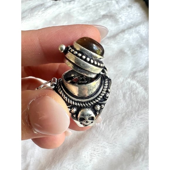 925 Skull + Crossbones Tigers Eye POISON Ring 6 7 8 9 - Picture 5 of 10